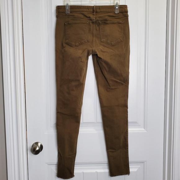 Abercrombie Low Rise Super Skinny Pants with Zippers, Signature Collection - Picture 16 of 16